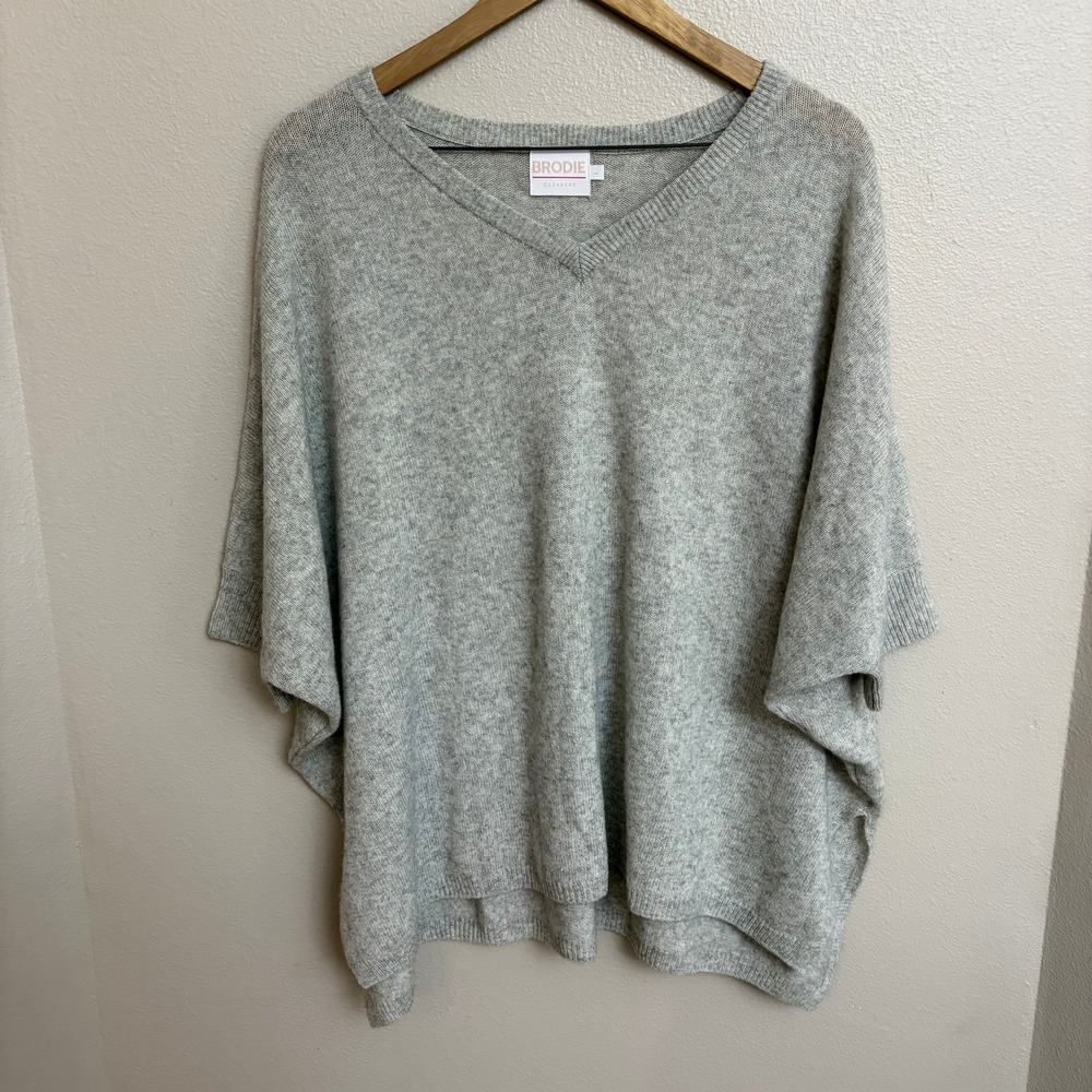 Brodie Cashmere Sweater L Gray V-Neck Poncho Dolman Short Sleeve Soft Luxury